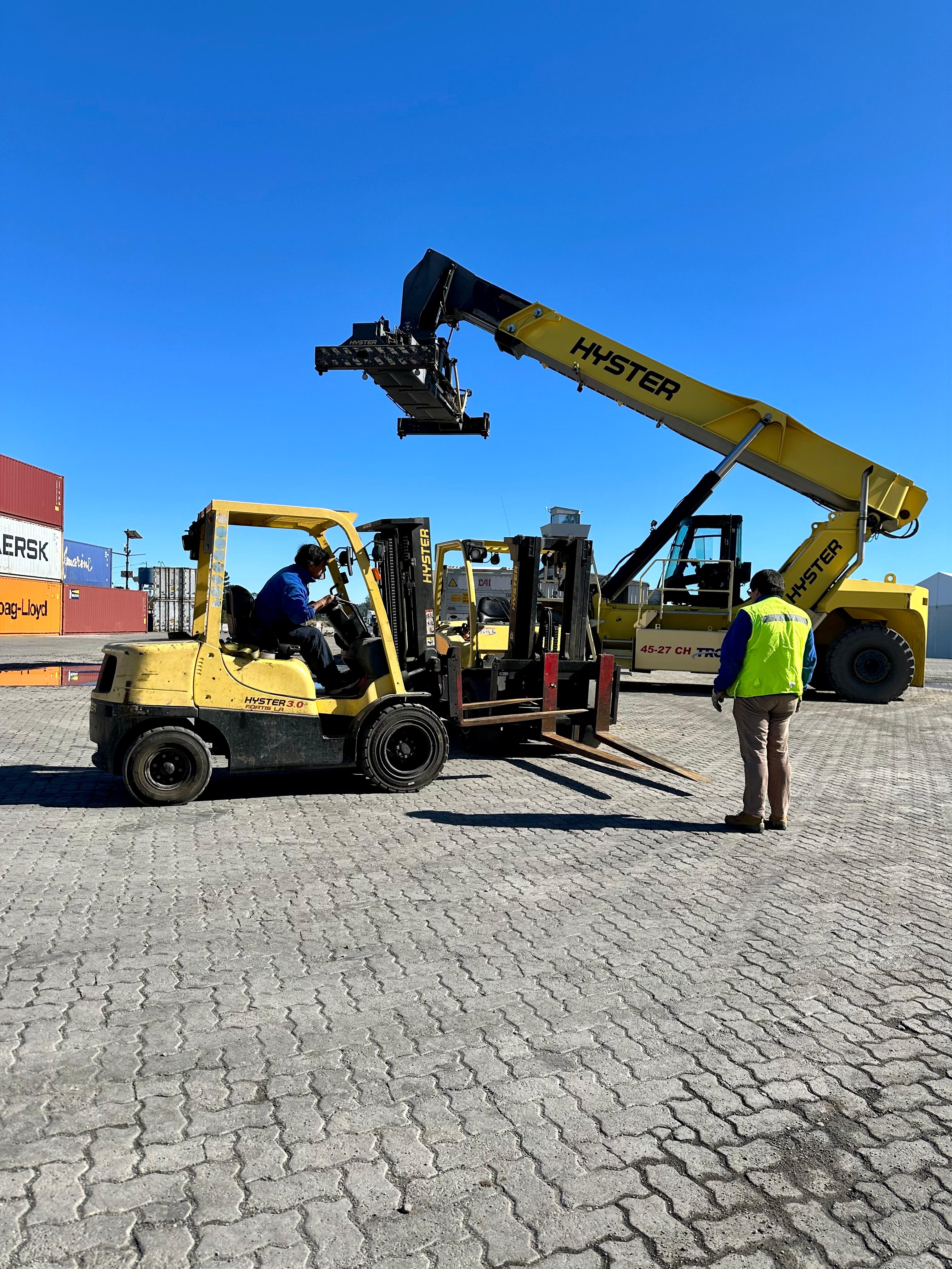 *Consolidado* y desconsolidado de contenedores