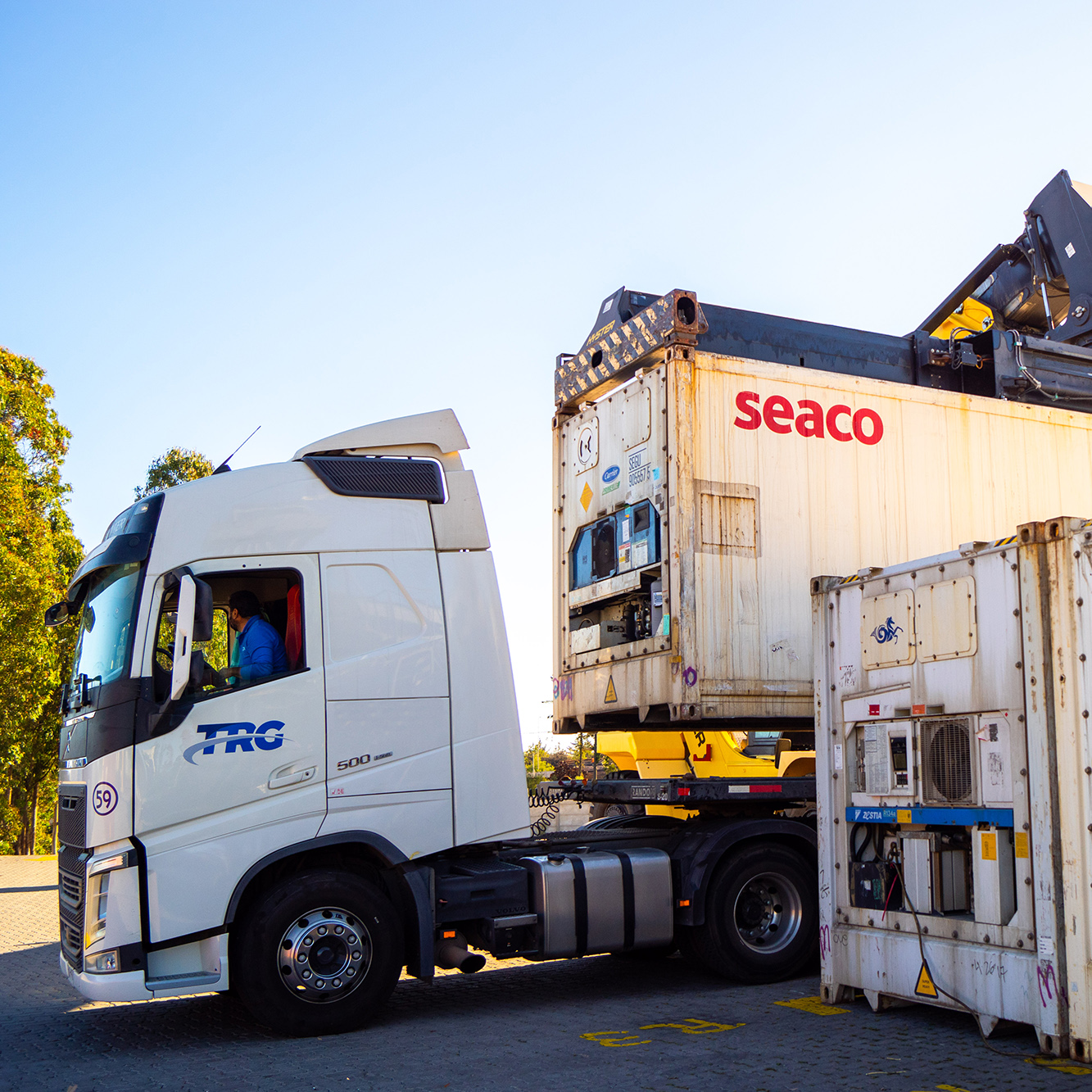 *Transporte* de contenedores refrigerados.